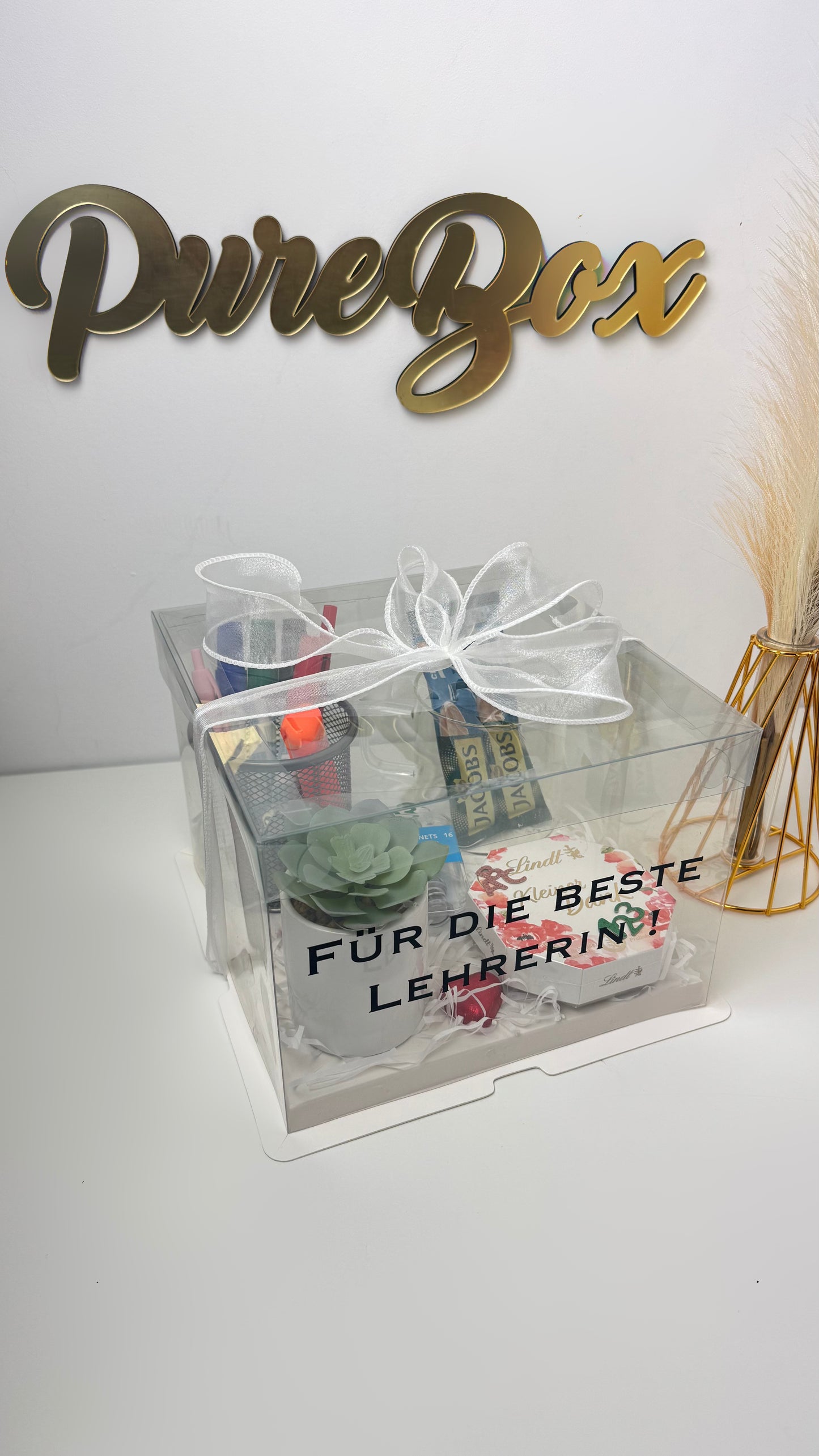 📚 Lehrer/-in - Ein Dankeschön für die täglichen Heldentaten im Klassenzimmer - PureBox