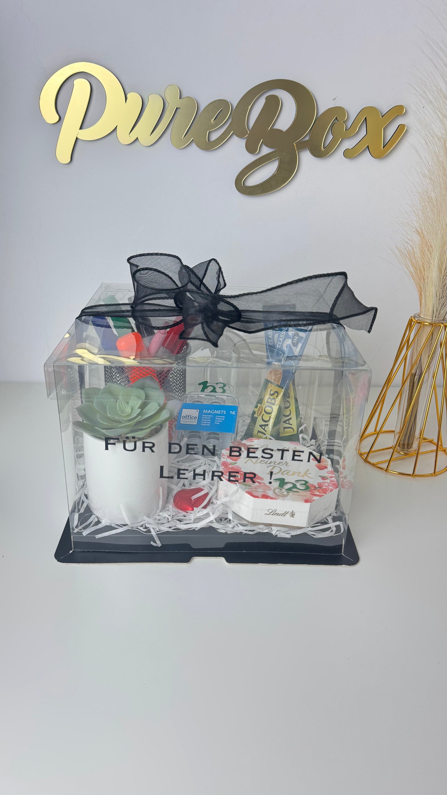 📚 Lehrer/-in - Ein Dankeschön für die täglichen Heldentaten im Klassenzimmer - PureBox