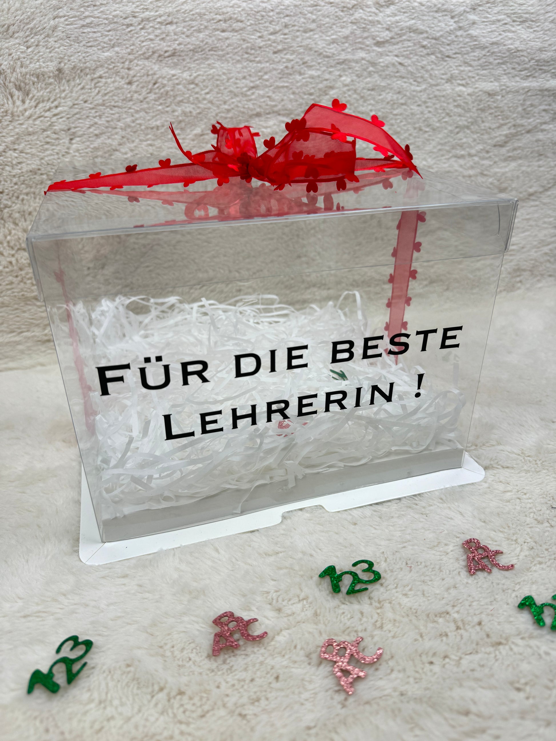 Lehrer/-in - Ein Dankeschön für die täglichen Heldentaten im Klassenzimmer - PureBox